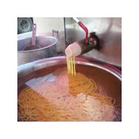 现磨现压水米馇条机生产视频